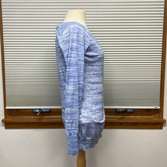 GAP NWT Blue Space Dye Button Front V-Neck Lightweight Cardigan Sweater - Picture 3 of 10